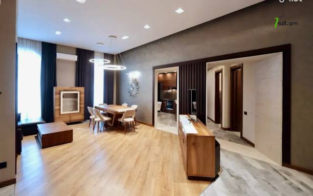 3 սենյականոց բնակարան Ազատության պողոտայում, 110 քմ, 2 սանհանգույց, բարձր առաստաղներ