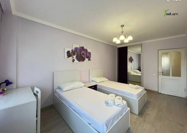 3 սենյականոց բնակարան Մեսրոպ Մաշտոցի պողոտայում, 100 քմ, 6/9 հարկ, 2 սանհանգույց, բարձր առաստաղներ