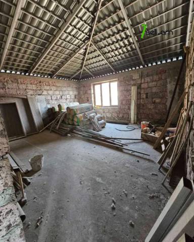 Երեք հարկանի տուն Պրահայի փողոցում կենտրոնում, 920 ք.մ., 3+ սանհանգույց, մասնակի վերանորոգում