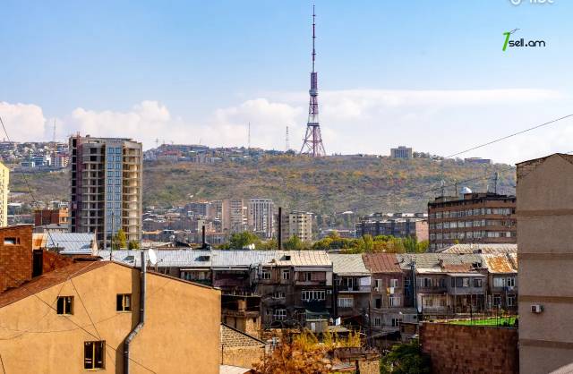 4 սենյականոց բնակարան նորակառույց շենքում Դեղատան փողոցում, 145 ք.մ., 2 սանհանգույց