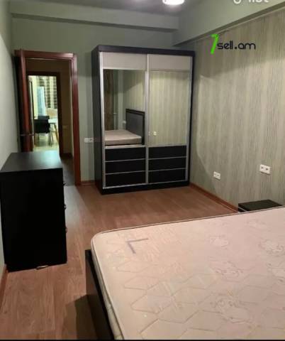 2 սենյականոց բնակարան Եզնիկ Կողբացու փողոցում, 65 քմ, կապիտալ վերանորոգված