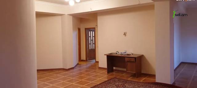 Երկու հարկանի քարե տուն Նորքի 1-ին փողոցում Նորք Մարաշում, 800 ք.մ., 3+ սանհանգույց