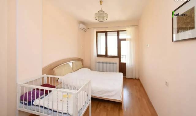 3 սենյականոց բնակարան նորակառույց շենքում Պարույր Սևակի փողոցում, 88 ք.մ., 2 սանհանգույց