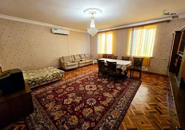 Երկու հարկանի քարե տուն Նոր Արեշի 9-րդ փողոցում Էրեբունիում, 530 ք.մ., 2 սանհանգույց