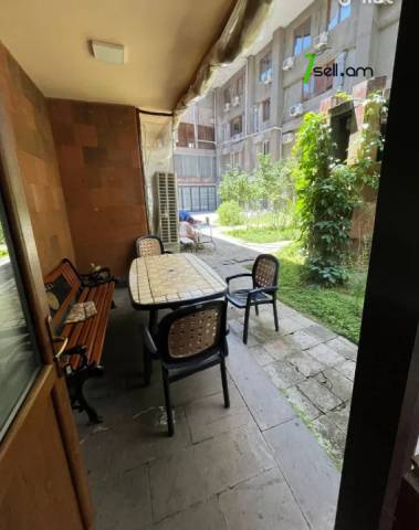 Բազմաֆունկցիոնալ գույք Վարդանանց փողոցում կենտրոնում, 300 քմ