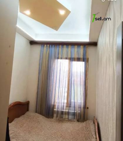 Երկու հարկանի քարե տուն, Khorenatsi St կենտրոնում, 150 քմ, 2 սանհանգույց, կապիտալ վերանորոգված