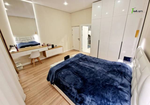 Երեք հարկանի թաունհաուզ, Դուրյան թաղամաս Ավանում, 330 ք.մ., 3+ սանհանգույց