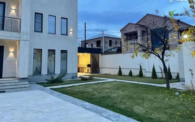Երկու հարկանի տուն Բագրևանդի փողոցում Նոր Նորքում, 210 ք.մ., 2 սանհանգույց