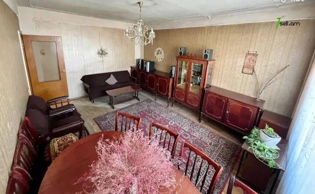 2 սենյականոց բնակարան Նաիրի Զարյան փողոցում, 46 քմ, նախավերջին հարկ, մասնակի վերանորոգում, քարե շենք