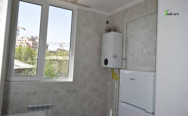 3 սենյականոց բնակարան, Խրիմյան Հայրիկ մայրուղի, 66 քմ, 2/4 հարկ, կապիտալ վերանորոգված