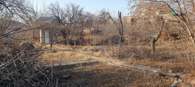 Հողատարածք բնակելի շինությունների համար 4-րդ փողոցում Պտղնիում, 1000 ք.մ.