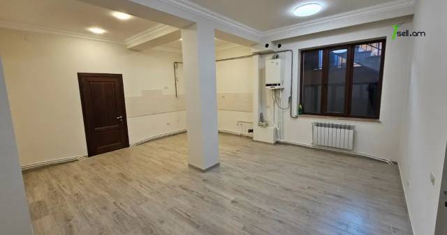 Գրասենյակային տարածք Այգեստանի 10րդ փողոցում կենտրոնում, 220 ք.մ.