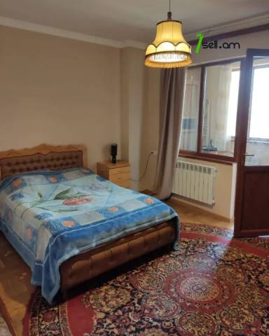 3 սենյականոց բնակարան Հալաբյան փողոցում, 87 ք.մ., 2 սանհանգույց, նախավերջին հարկ