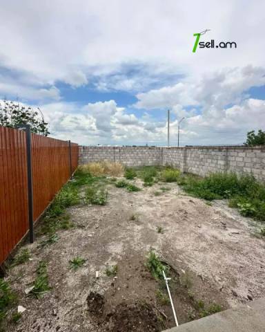 Մեկ հարկանի քարե տուն 6-րդ փողոցում Գեղանիստում, 320 քմ, մասնակի վերանորոգում