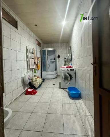 Երկու հարկանի քարե տուն Զովունի 6 փողոցում Զովունիում, 307 քմ, կոսմետիկ վերանորոգում