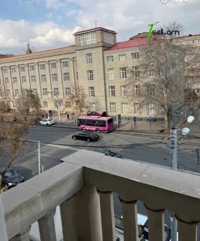 2 սենյականոց բնակարան Կորյունի փողոցում, 35 քմ, բարձր առաստաղներ, կապիտալ վերանորոգված, քարե շենք