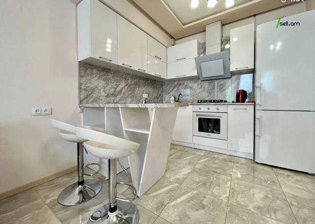 2 սենյականոց բնակարան, Vardanants Street, 50 ք.մ., 5/10 հարկ, կապիտալ վերանորոգված