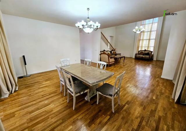 Երկու հարկանի քարե տուն, Վահագնի Թաղամաս Աջափնյակում, 1820 ք.մ., 3+ սանհանգույց