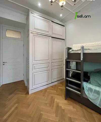 3 սենյականոց բնակարան Աբովյան փողոցում, 88 քմ, 2/5 հարկ, 2 սանհանգույց, բարձր առաստաղներ