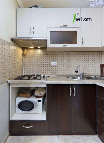 3 սենյականոց բնակարան, Զաքյան փողոցի 1-ին նրբանցք, 78 ք.մ., նախավերջին հարկ, կապիտալ վերանորոգված