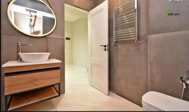 2 սենյականոց բնակարան Եզնիկ Կողբացու փողոցում, 43 ք.մ., նախավերջին հարկ