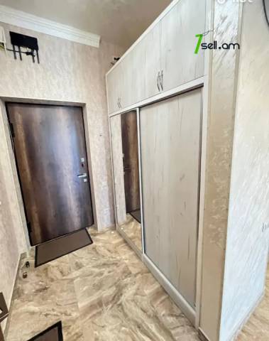 2 սենյականոց բնակարան նորակառույց շենքում Արամ Խաչատրյան փողոցում, 70 ք.մ., բարձր առաստաղներ