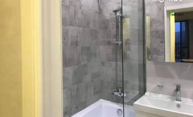 2 սենյականոց բնակարան նորակառույց շենքում Եզնիկ Կողբացու փողոցում, 58 ք.մ., բարձր առաստաղներ