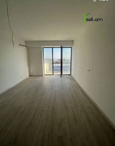 3 սենյականոց բնակարան նորակառույց շենքում Արամ Խաչատրյան փողոցում, 93 ք.մ., բարձր առաստաղներ