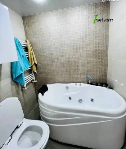 2 սենյականոց բնակարան Արամ Խաչատրյան փողոցում, 49 քմ, 9/13 հարկ, եվրովերանորոգված