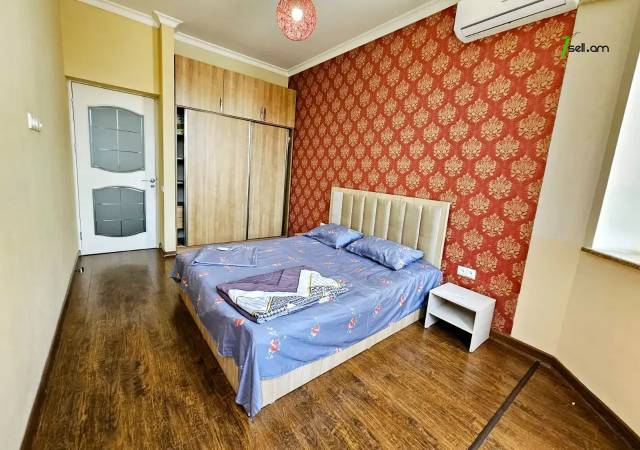 Երեք հարկանի քարե տուն Սասունցի Դավիթ փողոցում Էրեբունիում, 200 ք.մ., 3+ սանհանգույց