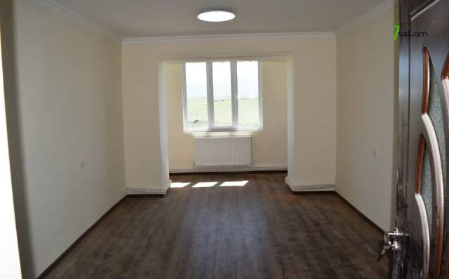 2 սենյականոց բնակարան Ախուրյանում, 66 քմ, կապիտալ վերանորոգված, քարե շենք