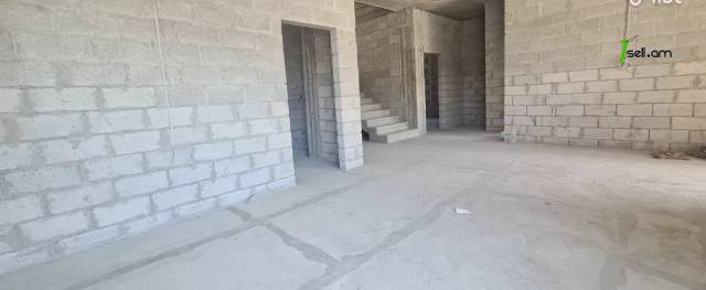 Երկու հարկանի տուն Ավանում, 240 ք.մ., 3+ սանհանգույց