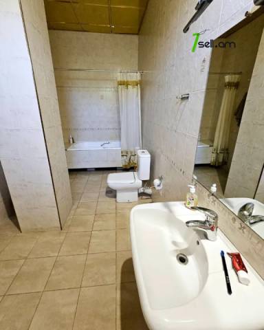 Երկու հարկանի տուն Բագրևանդի 20-րդ փողոցում Նոր Նորքում, 1830 ք.մ., 3+ սանհանգույց