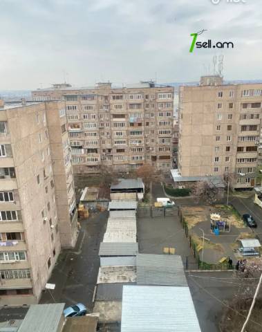 3 սենյականոց բնակարան Առնո Բաբաջանյան փողոցում, 75 ք.մ., մի քանի պատշգամբ, մասնակի վերանորոգում