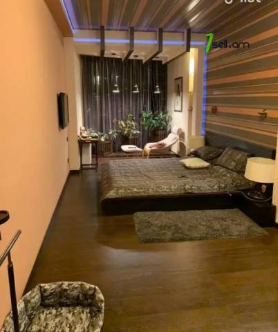 Ընդարձակ 3 սենյականոց բնակարան նորակառույց շենքում Դերենիկ Դեմիրճյան փողոցում, 202 քմ