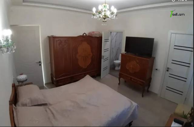 Երկու հարկանի քարե տուն Շրջանցիկ Թունել փողոցում Արաբկիրում, 220 ք.մ., 3+ սանհանգույց