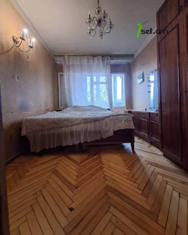 3 սենյականոց բնակարան Խորենացու փողոցում, 92 ք.մ., 2 սանհանգույց, մասնակի վերանորոգում