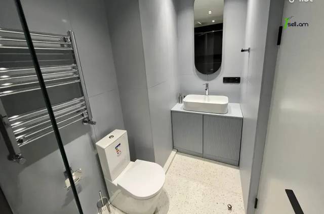 3 սենյականոց բնակարան նորակառույց շենքում Կոմիտասի պողոտայում, 55 ք.մ., 10/15 հարկ, բարձր առաստաղներ