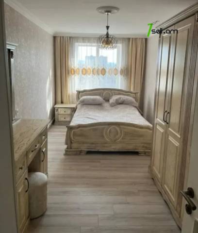 4 սենյականոց բնակարան Էրեբունու փողոցում, 90 քմ, դիզայներական ոճով վերանորոգված, քարե շենք