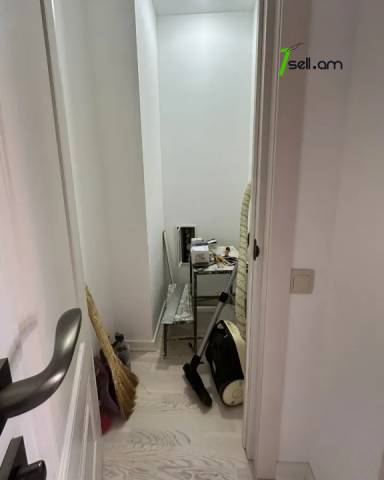 3 սենյականոց բնակարան Կոմիտասի պողոտայում, 88 ք.մ., 3/9 հարկ, կապիտալ վերանորոգված, քարե շենք