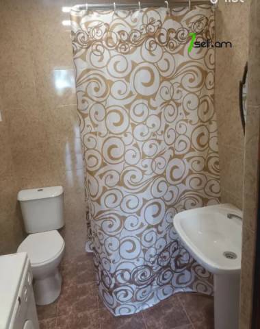 Մեկ հարկանի քարե տուն Սարի Թաղ 6-րդ փողոցում Էրեբունիում, 45 քմ, եվրովերանորոգված