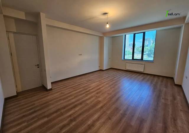 Չորս հարկանի տուն, Հյուսիսային ճառագայթ Արաբկիրում, 660 ք.մ., 3+ սանհանգույց, կապիտալ վերանորոգված