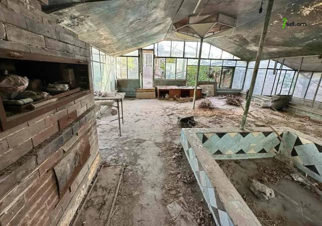 Երկու հարկանի քարե տուն Նաիրի Զարյան փողոցում կենտրոնում, 567 ք.մ., 2 սանհանգույց