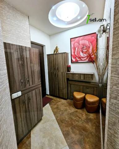 3 սենյականոց բնակարան նորակառույց շենքում Երվանդ Քոչարի փողոցում, 105 ք.մ., 3+ սանհանգույց