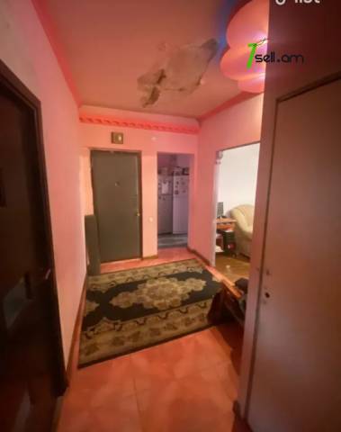 3 սենյականոց բնակարան Առնո Բաբաջանյան փողոցում, 75 ք.մ., մի քանի պատշգամբ, մասնակի վերանորոգում