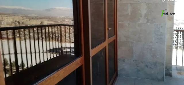 3 սենյականոց բնակարան նորակառույց շենքում Բագրևանդի փողոցում, 78 ք.մ., բարձր առաստաղներ