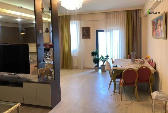 2 սենյականոց բնակարան նորակառույց շենքում Կոմիտասի պողոտայում, 90 ք.մ., բարձր առաստաղներ