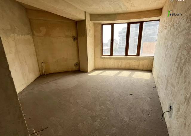 Ընդարձակ 4 սենյականոց բնակարան նորակառույց շենքում Աբովյան փողոցում, 225 քմ, 6/14 հարկ