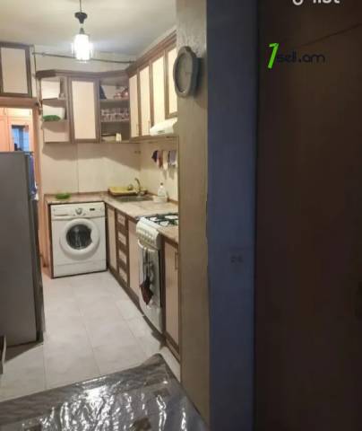 1 սենյականոց բնակարան Ծովակալ Իսակովի պողոտայում, 47 ք.մ., նախավերջին հարկ