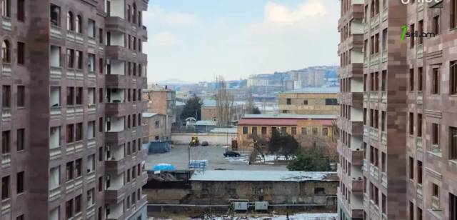 4 սենյականոց բնակարան նորակառույց շենքում Նիկողայոս Ադոնցի փողոցում, 124 ք.մ., 2 սանհանգույց